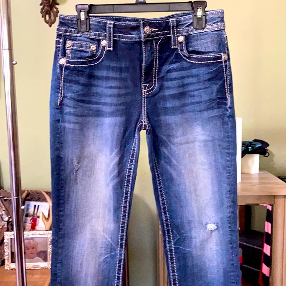 Miss me Jeans w/ beautiful detailed back pockets.